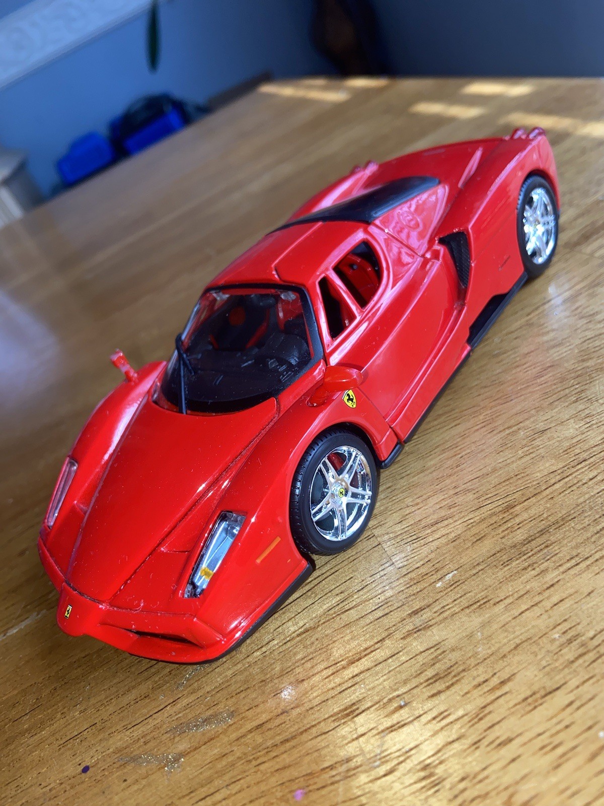 Maisto 1:24 Enzo Ferrari Red