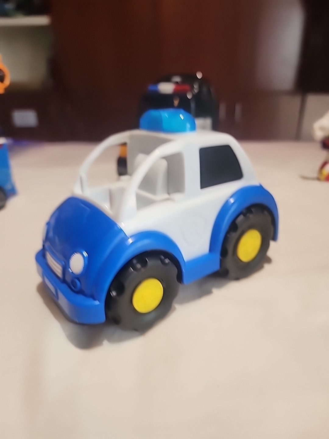 7 Emergency! Vehicle Lot Sight & Sound Toys