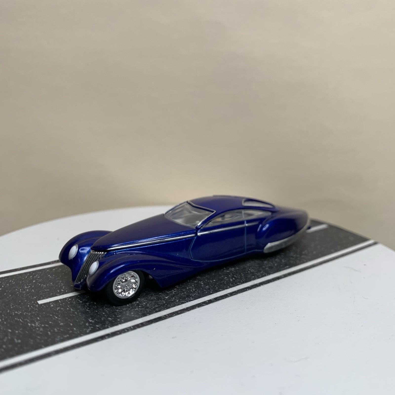 Hot Wheels Chip Foose Original Design Manhattan Hot Rod Custom Blue 1:64 NM