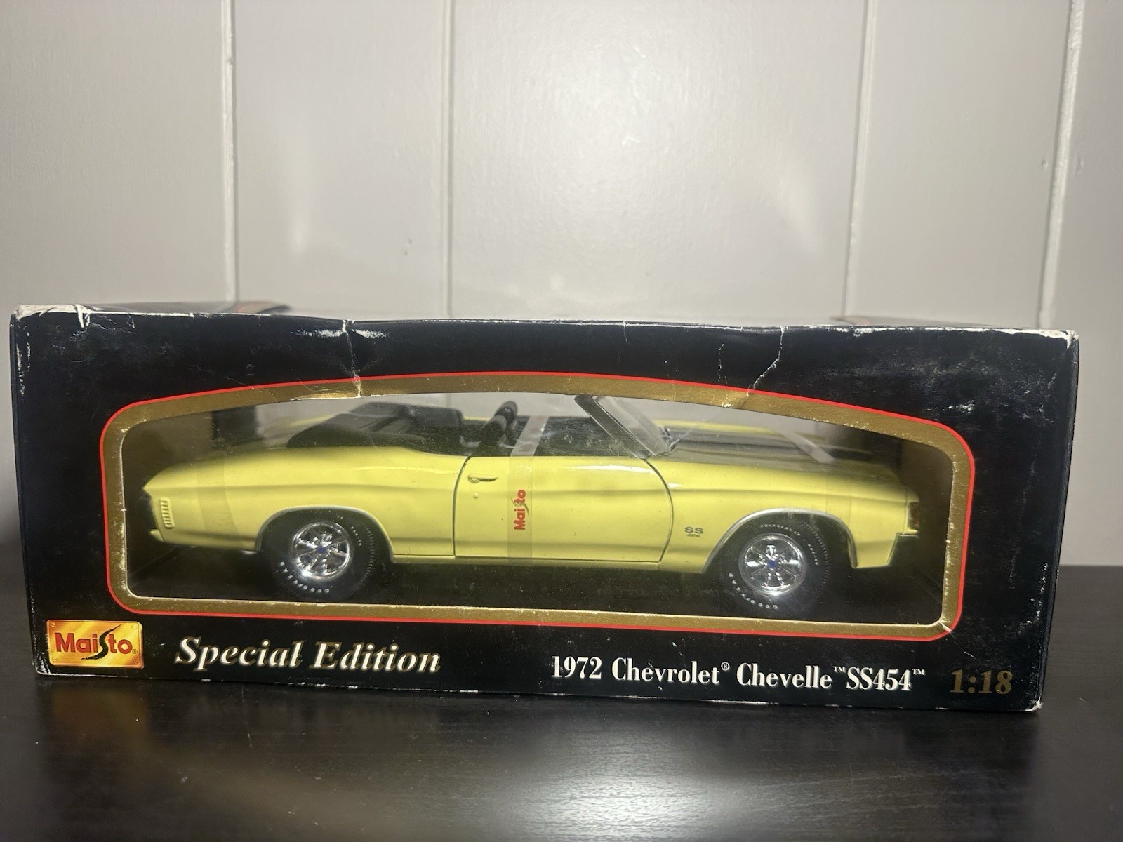 Maisto Special Edition 1:18 Chevrolet Chevelle SS454 1972 Yellow Diecast Car
