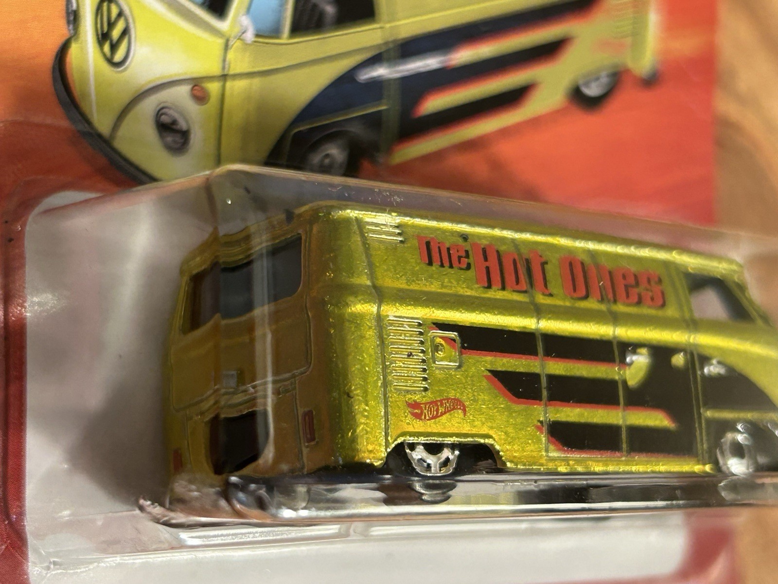2025 Hot Wheels The Hot Ones Volkswagen T1 Panel Bus/Combi Gold CHASE! Rare HTF