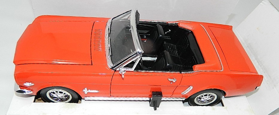 MIRA Golden Line 1965 FORD Mustang Metal Convertible Model Car Model & Box