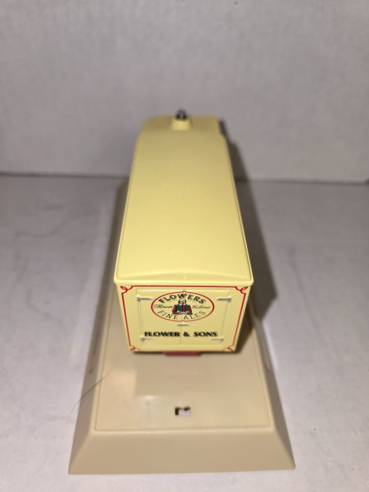 MATCHBOX 1929 GARRETT STEAM WAGON FLOWERS FINE ALES DELIVERY TRUCK WITH STAND