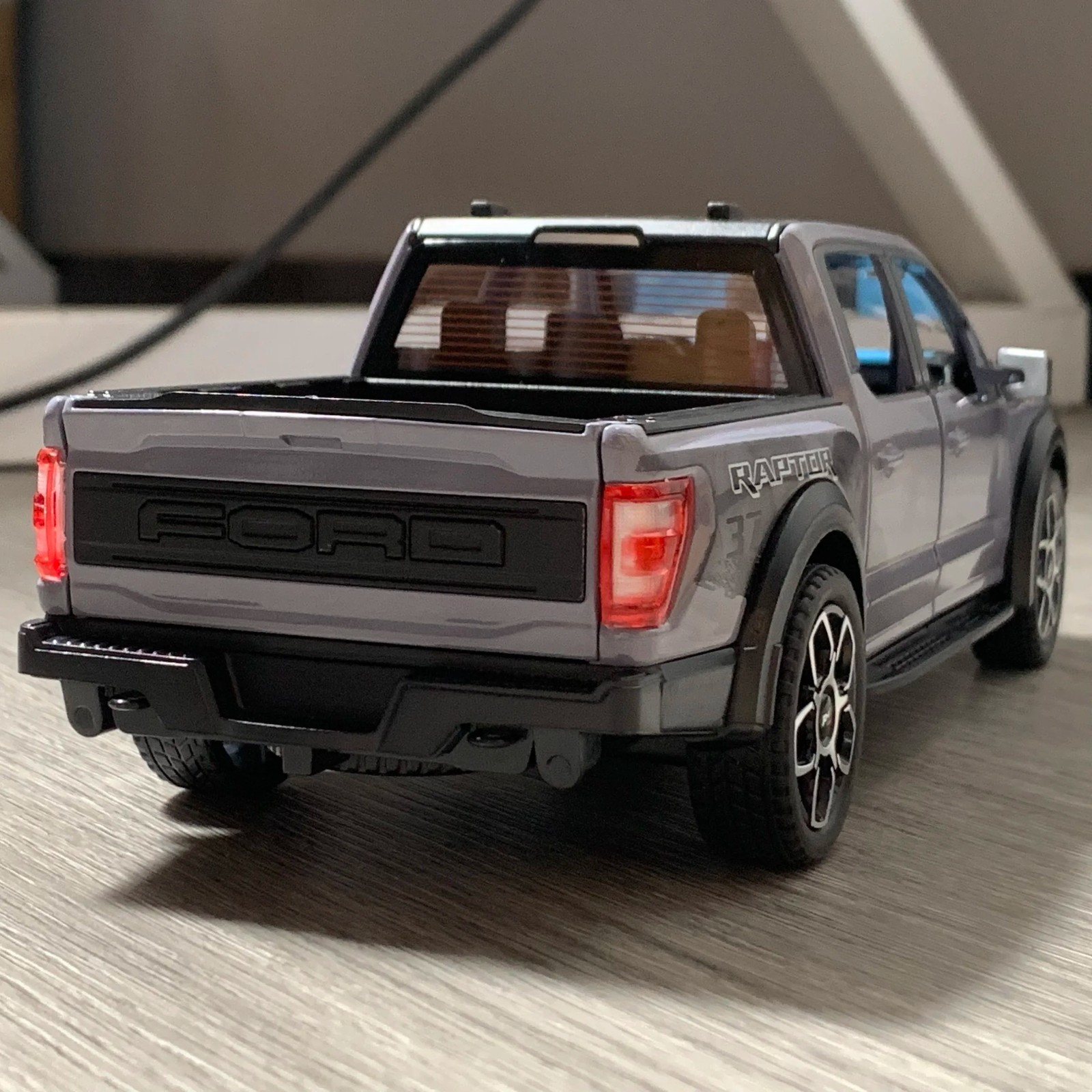 1:20 Ford Raptor F150 Alloy Diecast Pickup Truck Toy Car Light Sound