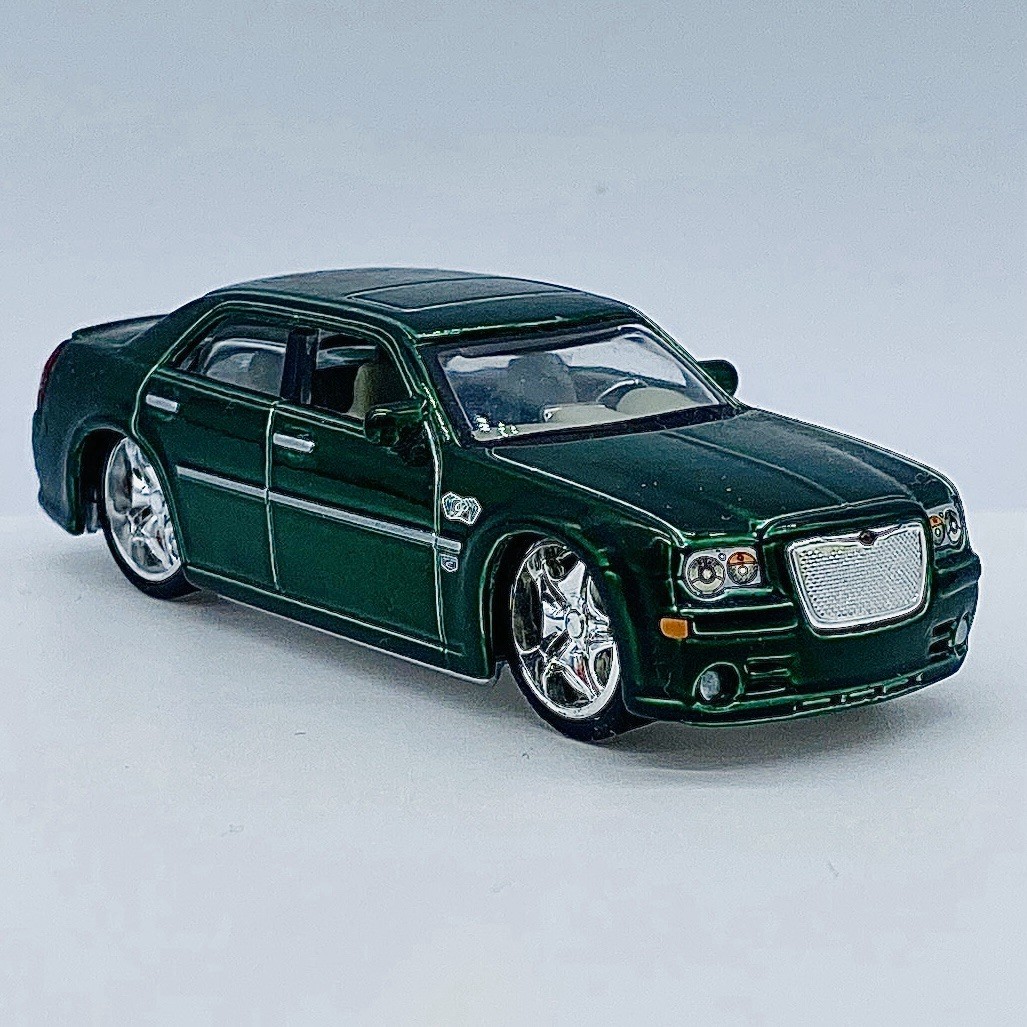 Maisto 2005 Pro Rodz Custom Shop Pro-Touring – 2005 Chrysler 300C Hemi – Green