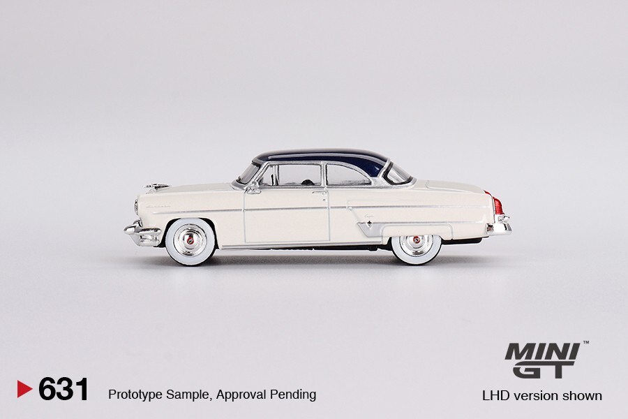 Mini GT 1:64 Lincoln Capri 1954 Arctic White / Atlantic Blue #631