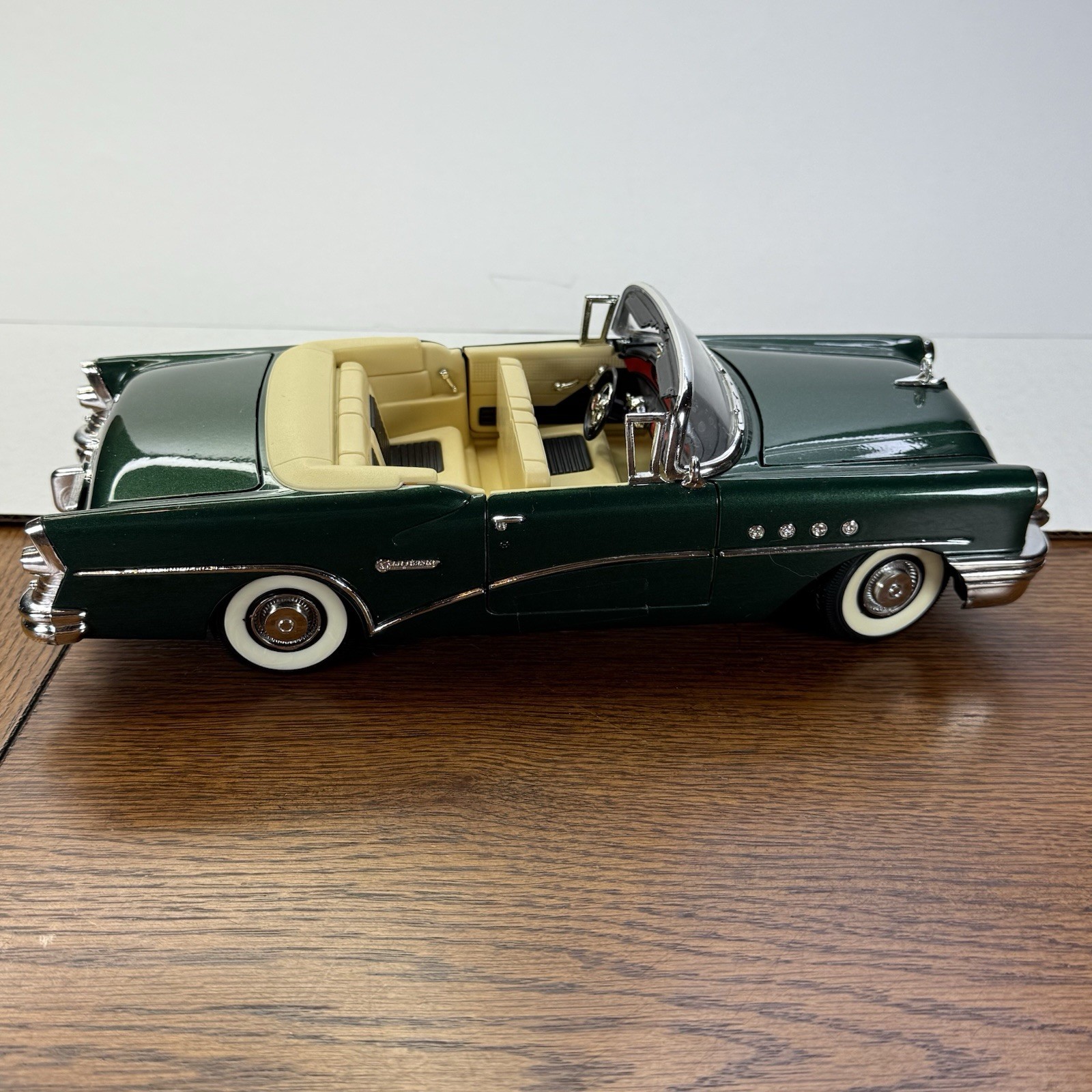 Mira Golden Line 6186 1955 Buick Century 1:18