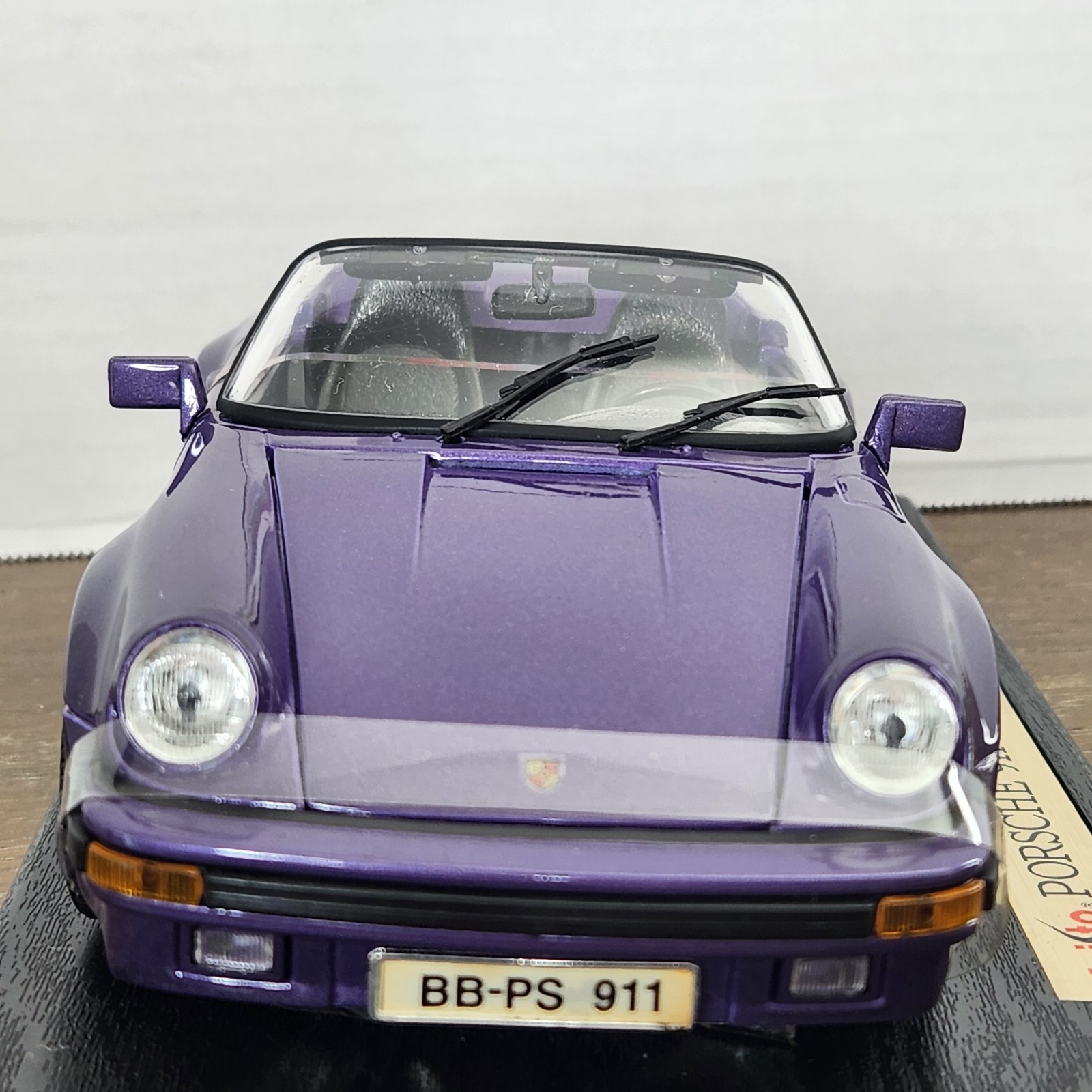 Maisto 1989 Purple Porsche 911 Speedster 1:18 Die Cast With Stand New Open Box