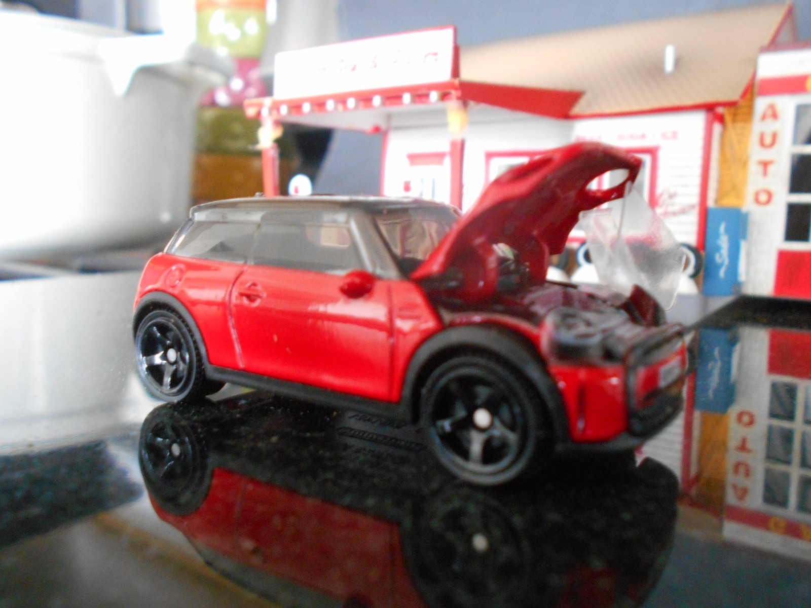 2022 Mini Cooper SE – 1/64 Scale Limited Edition – See Photos Below