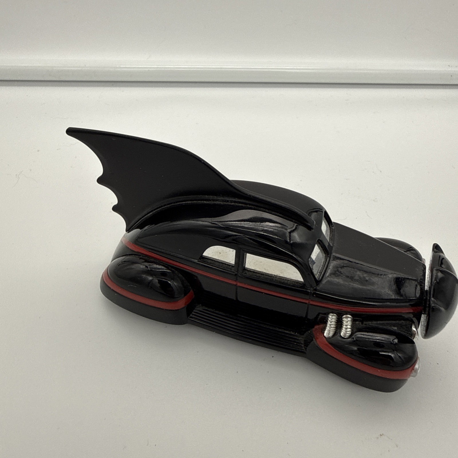 Corgi 1940’s Batman Die-Cast Batmobile 1:43 Scale Launching Bat Emblem DC