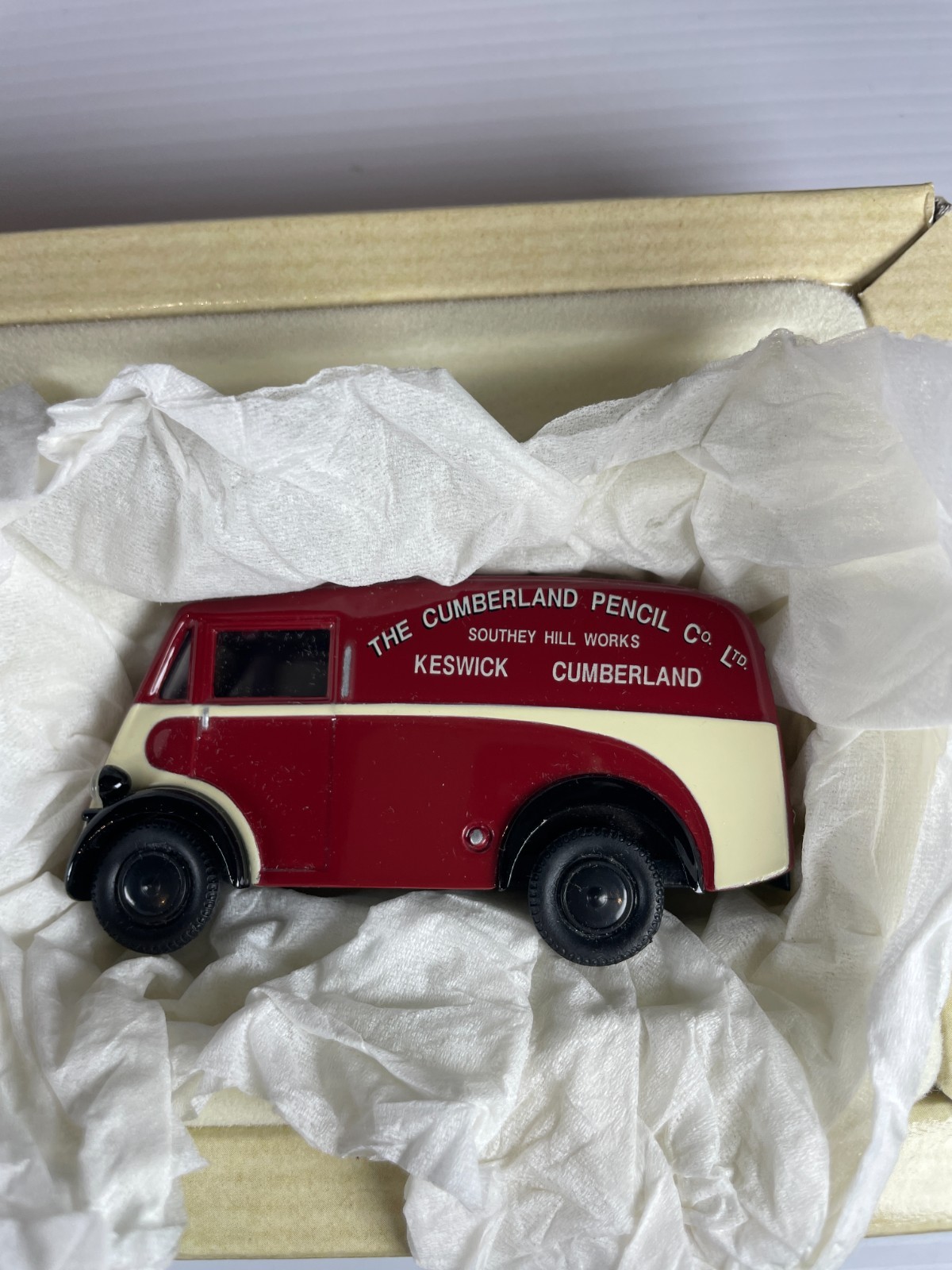 Corgi Classics 1:50 97735 Bedford O Series Van Wilsons Kendal Mint Cake Boxed.