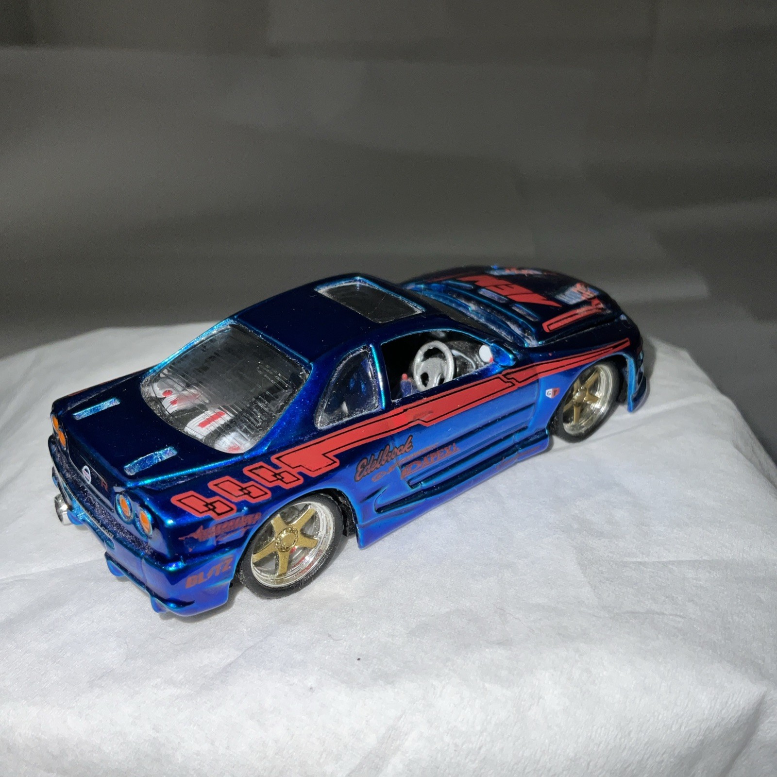 Muscle Machines2002 Blue Nissan EdelbrockSpeedwell 1:64 Hood Does Not Stay Open-