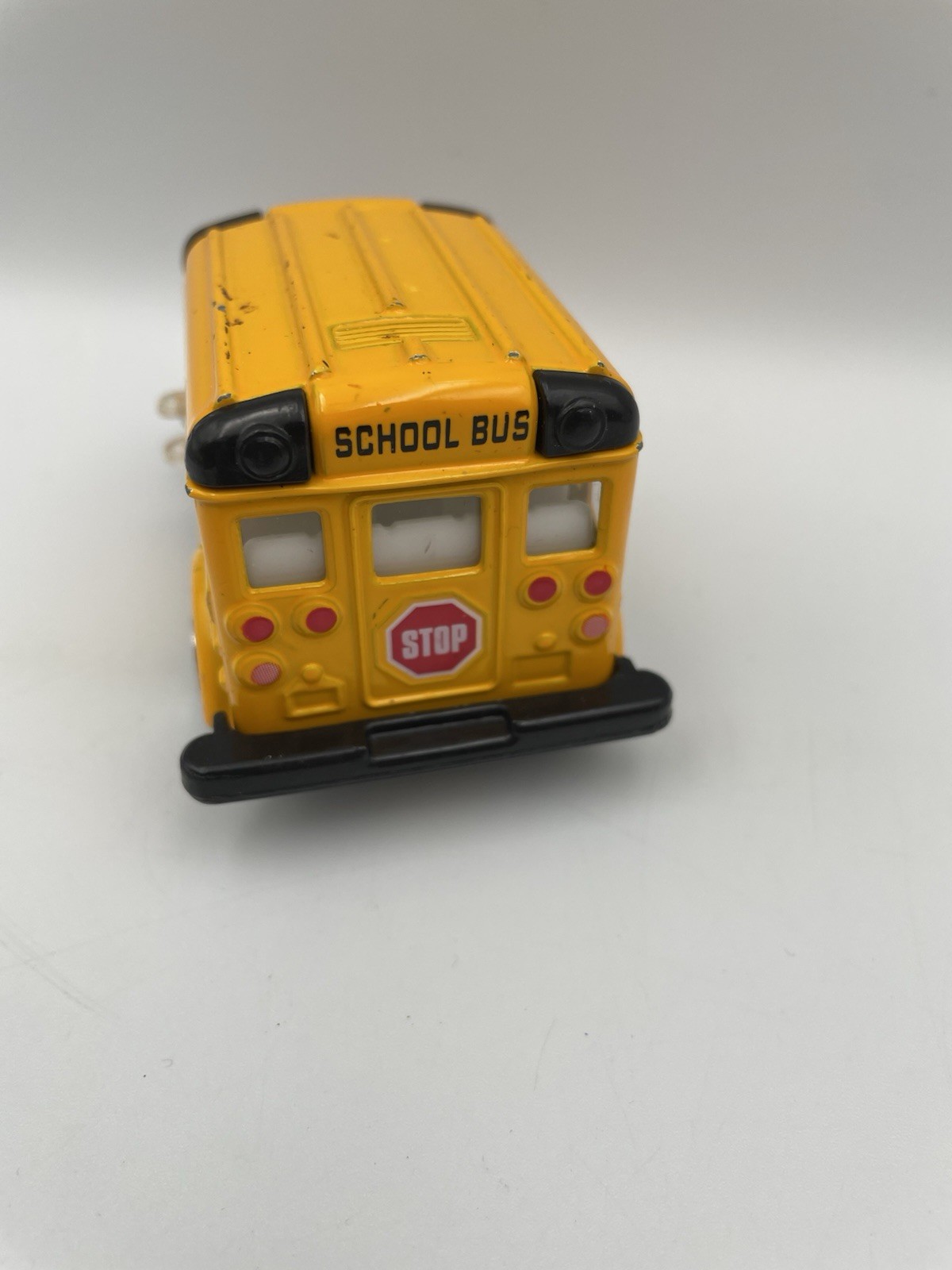 School Bus, Yellow -Kintoy Diecast Model Toy bus pull back toy