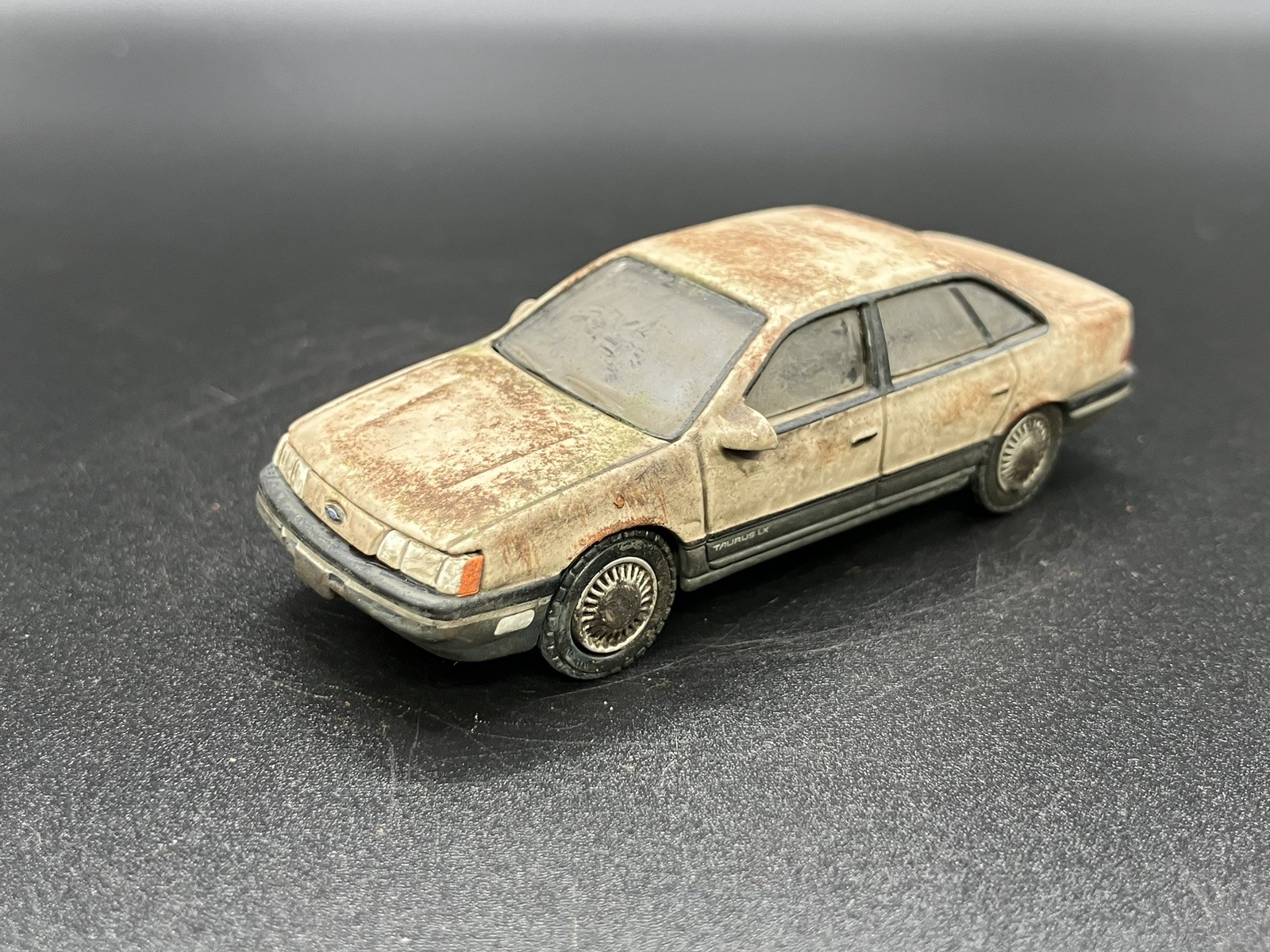 1989 Ford Taurus Rusty Weathered Barn Find 1/64 Diecast Custom Greenlight Car