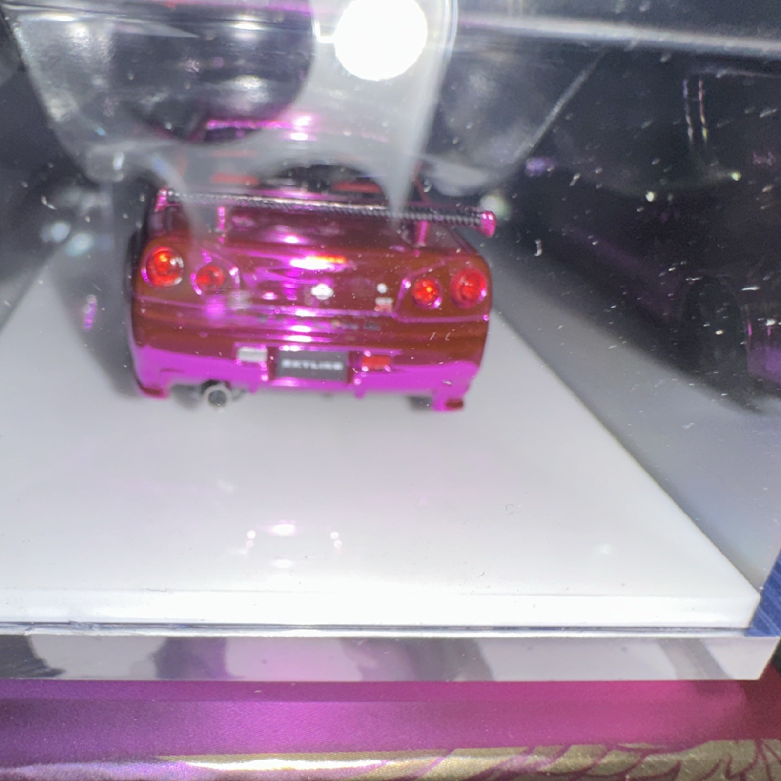 Motorhelix Nissan Skyline GT-R R34 Customized Purple/Gold 1:64 LE 581/599 Case
