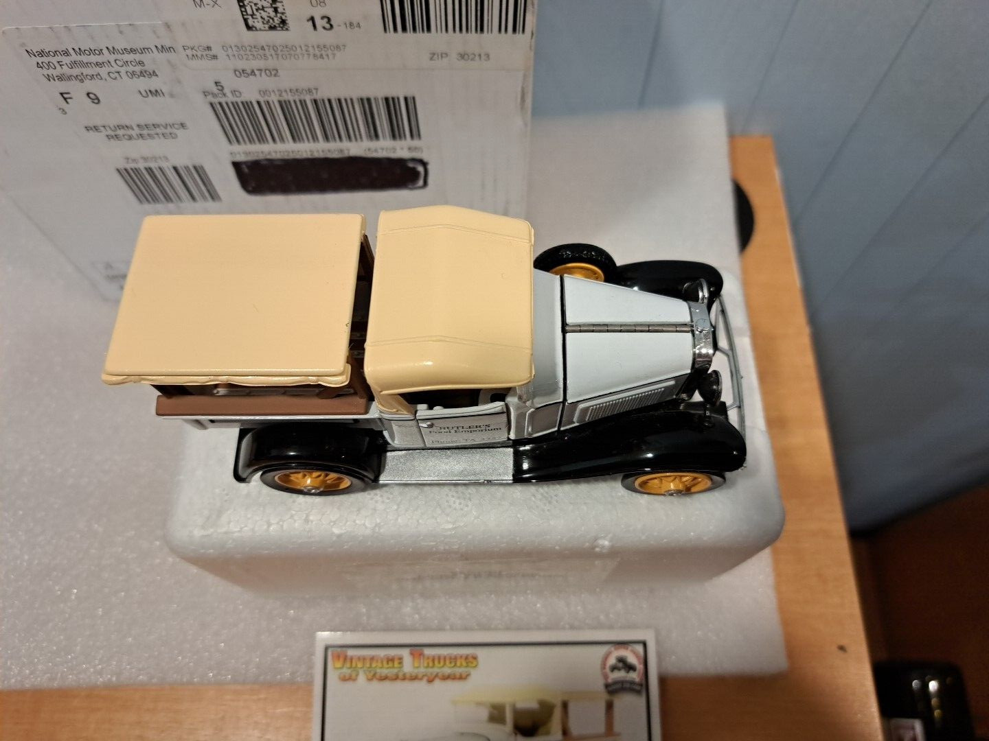 1934 Ford Stake Fence Truck & 1932 Chevy Pickup 1/32 National Motor Diecast Mod
