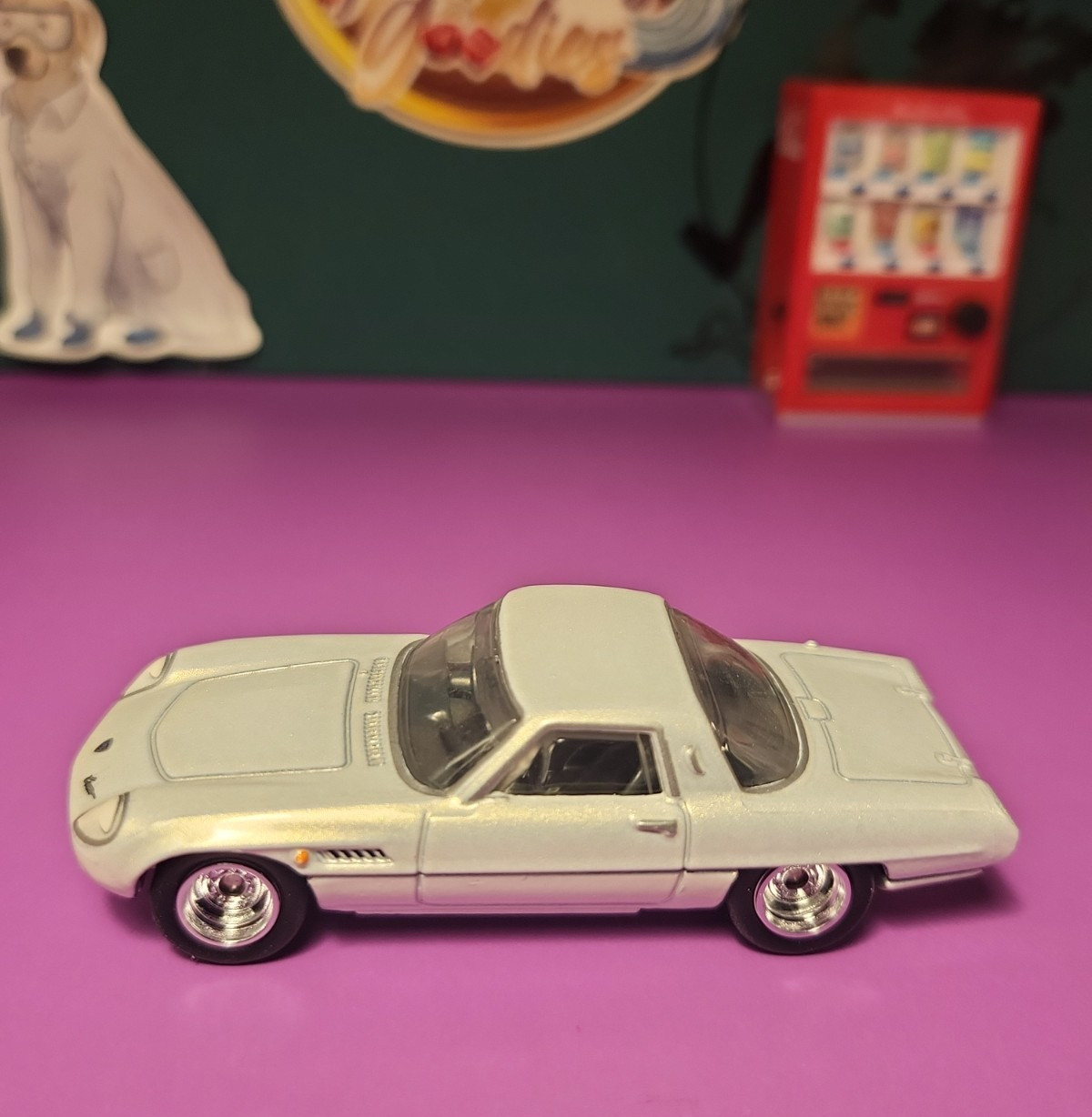 Hot Wheels premium Japan Historics 3 1968 Mazda Cosmo Sport White Loose 1:64