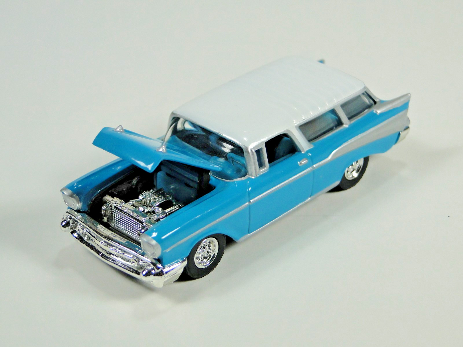 Hot Wheels 100% Cool Collectibles, ’57 Chevy Nomad, Cool ‘N Custom, NEW – No Box