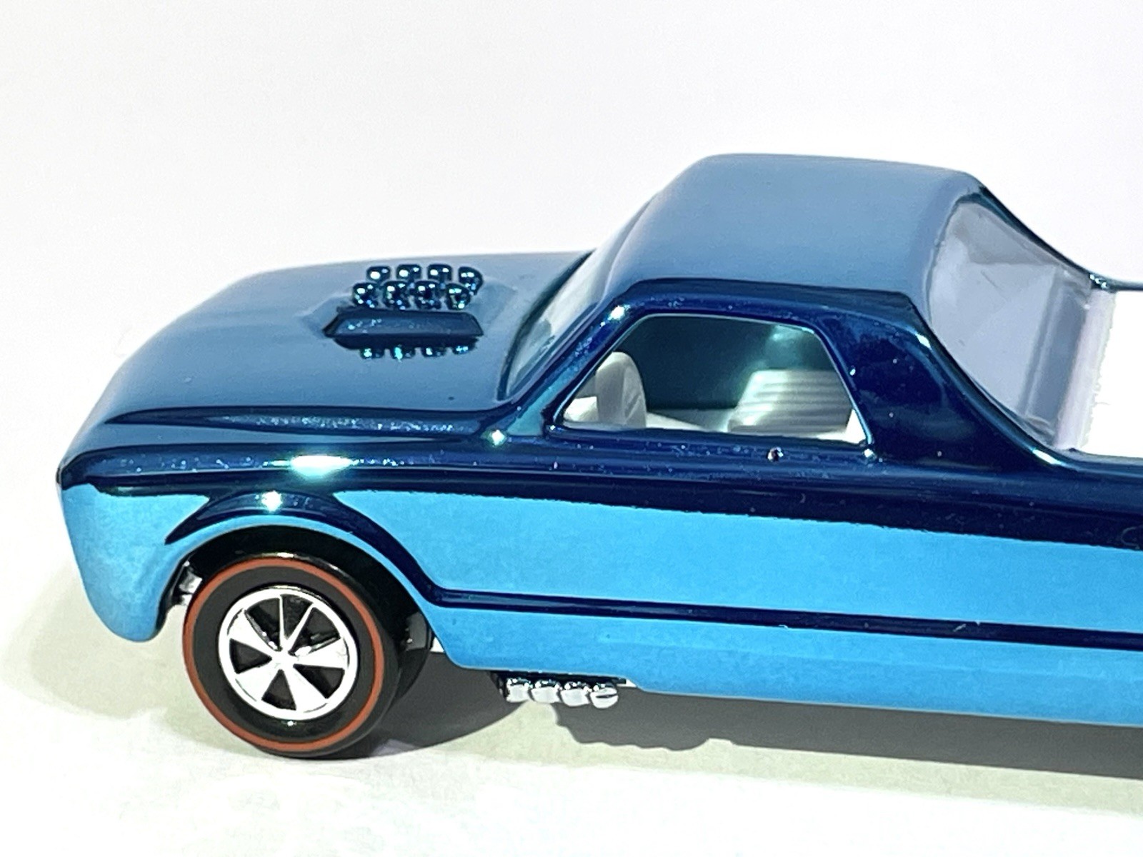 Hot Wheels CUSTOM MADE 1968 Custom Fleetside – ICE BLUE, Brand New Redline
