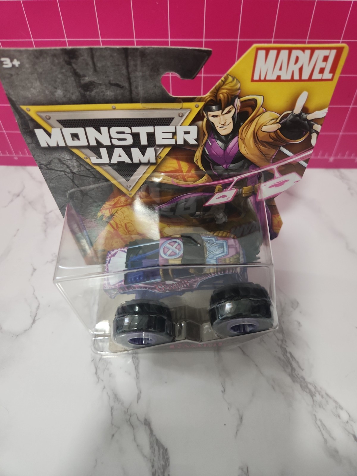 2026 MONSTER JAM 1/64 MARVEL “GAMBIT” – SERIES 6 – NEW DIECAST MONSTER TRUCK
