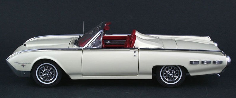 Ford Tbird Thunderbird Classic Car Hot Rod Built1:24Model Race1960s Carousel RED