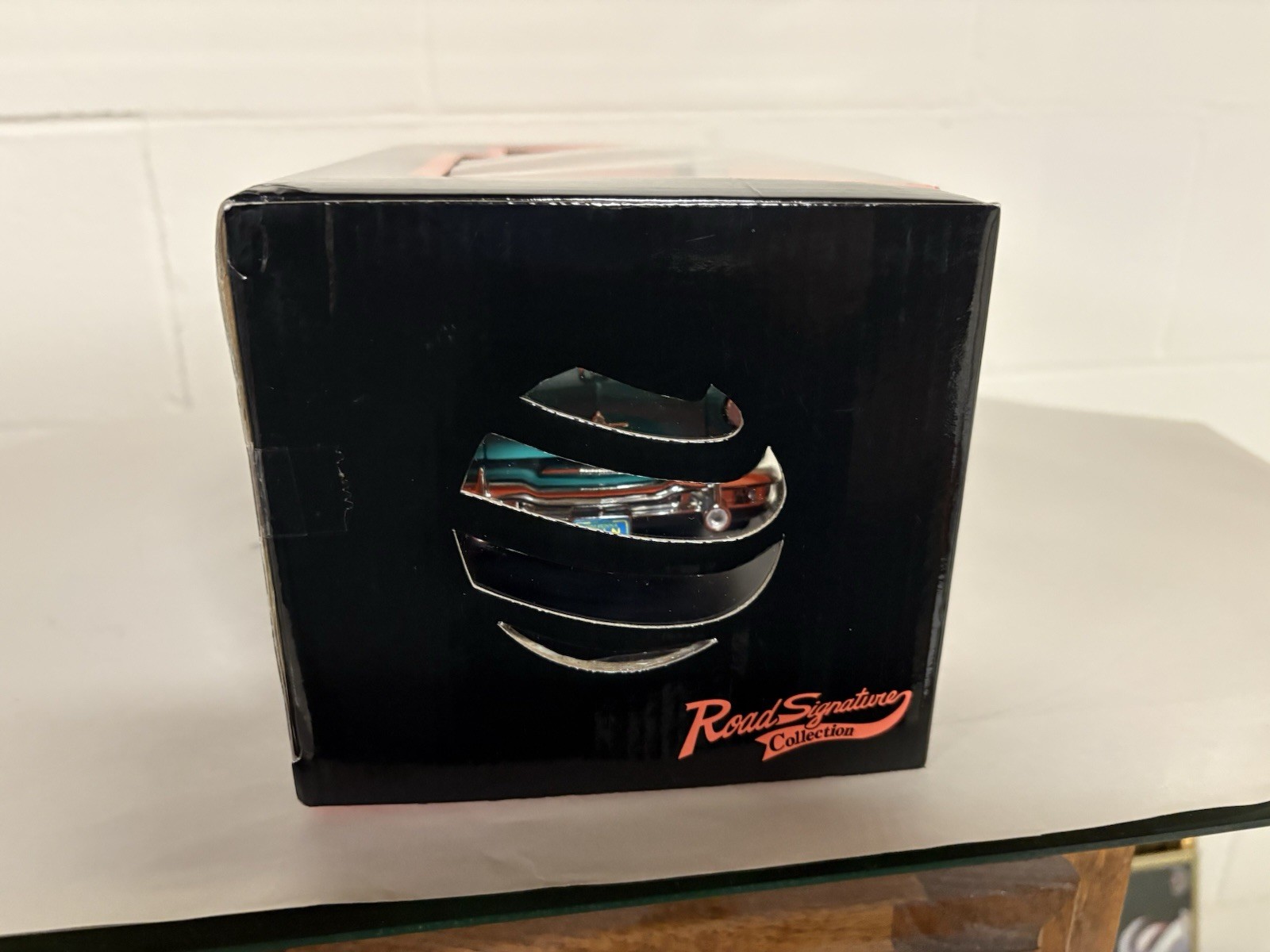 Lucky Diecast Road Signature 1952 Lincoln Capri-1/18 Scale
