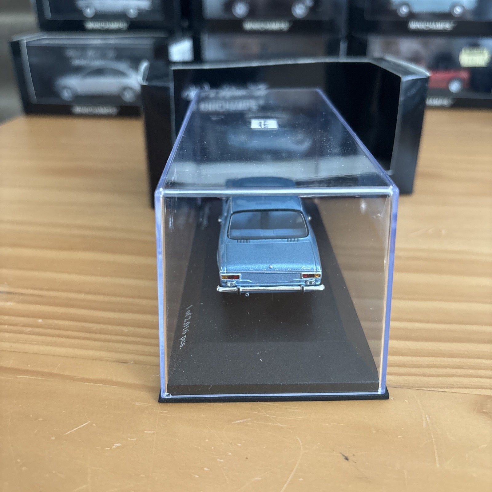 1:43 Minichamps Ford Escort 1300 L 1971 Hellblau Light Blue Metallic 081001