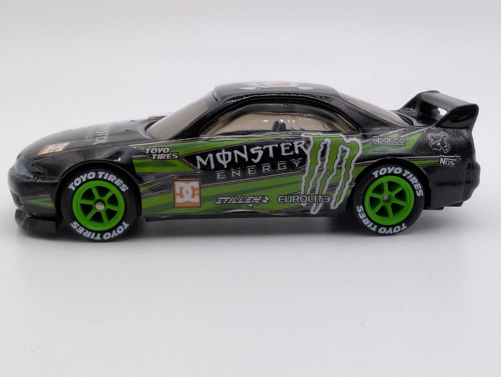 Hot Wheels CUSTOM Nissan Skyline GT-R R33 BCNR33 Monster Energy HOONIGAN Toyo