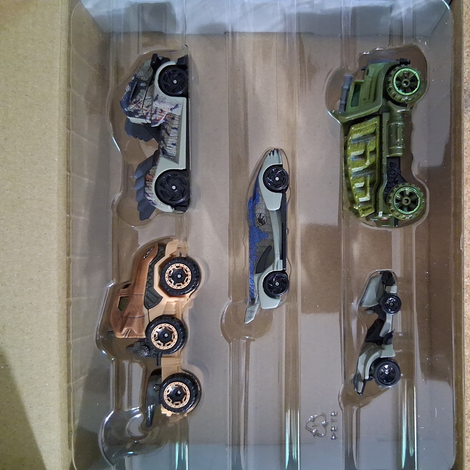 HOT WHEELS JURASSIC WORLD DOMINION 5 CAR BOX SET, GYJ92, NEW IN BOX