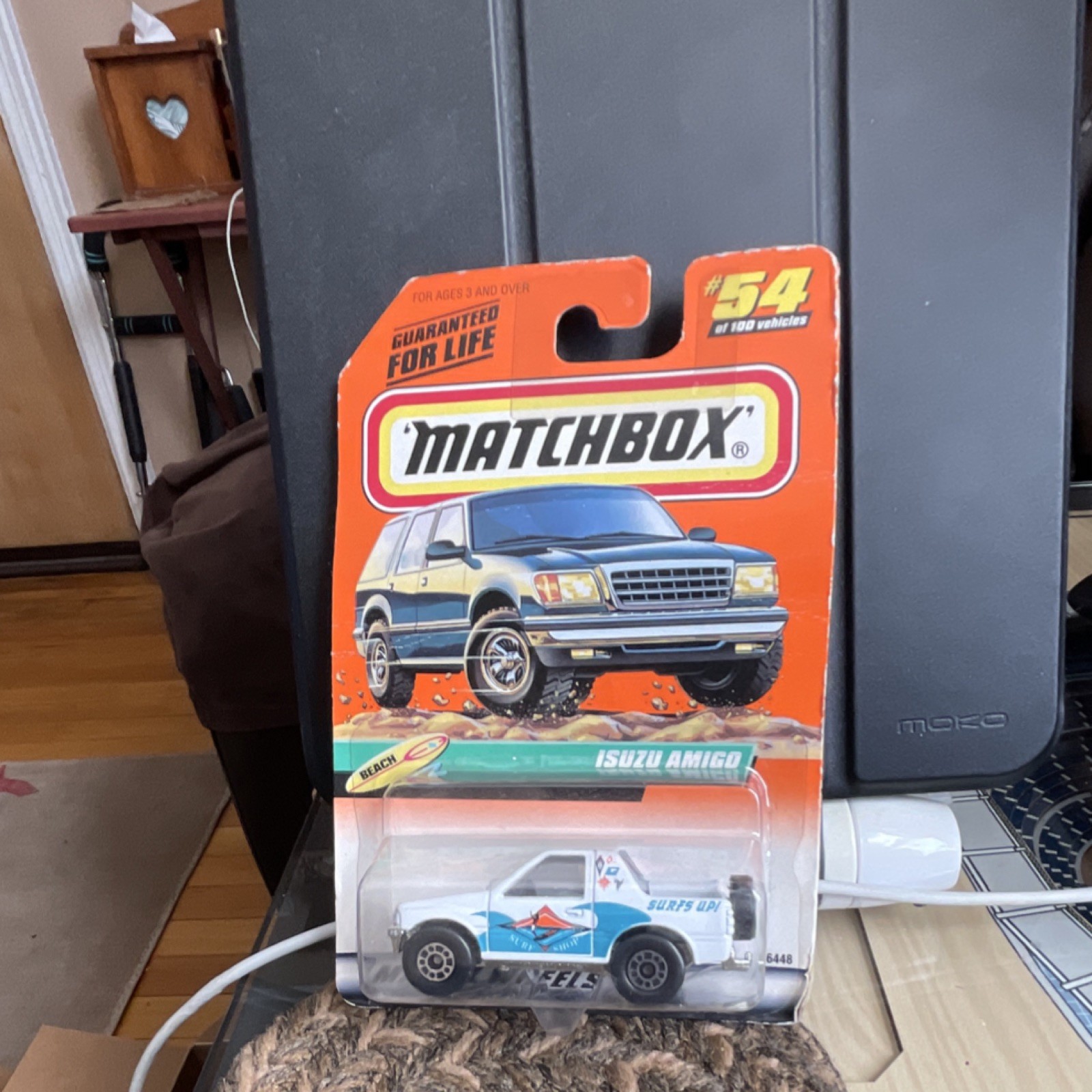 Matchbox Beach Isuzu Amigo Diecast Car #54 1:64 White Blue Red Unopened