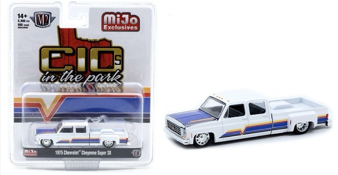 M2 MACHINES 1975 CHEVY CHEYENNE SUPER 30 DUALLY SQUAREBODY C10S IN THE PARK