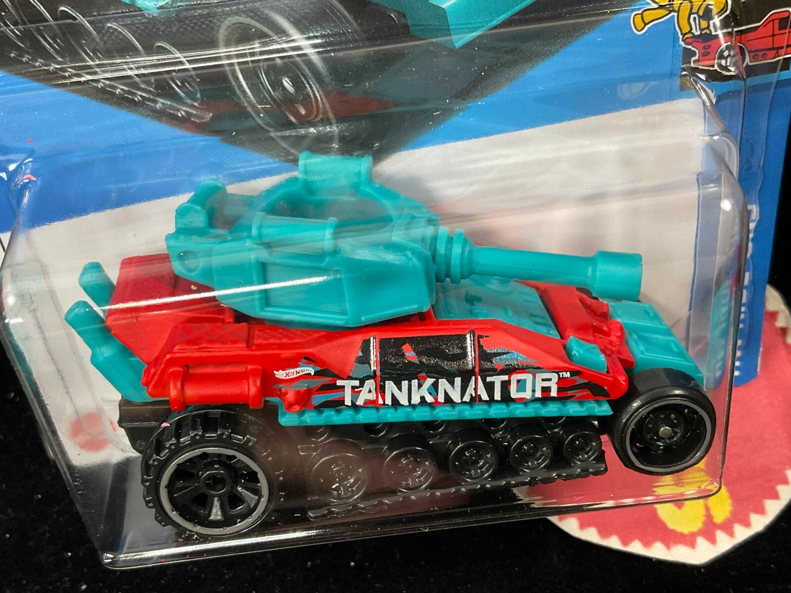 2024 Hot Wheels TANKNATOR Teal,Red Army Tank Rotating Turret, Netflix Let’s Race