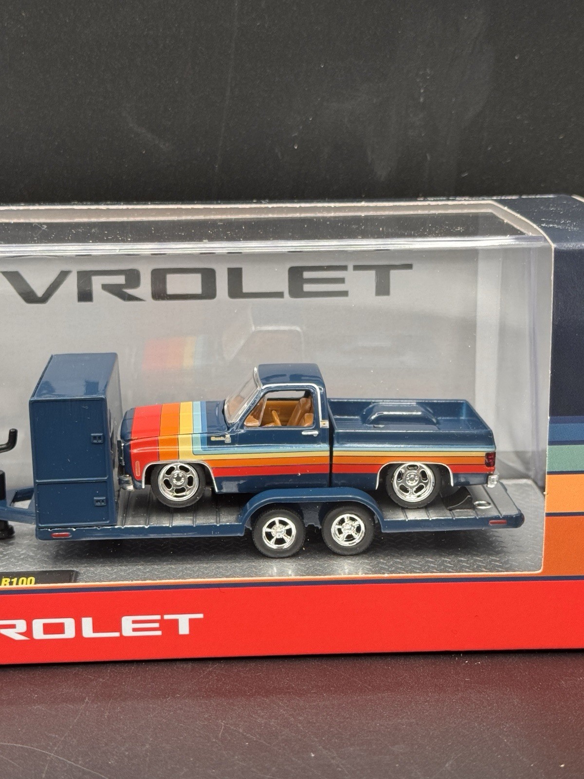 M2 Machines Hauler 1975 Chevrolet Cheyenne Super 30 + 1978 Chevy C10 Silverado