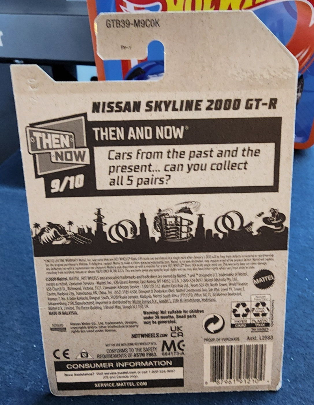 Hot Wheels Nissan Skyline 2000 GT-R Yellow then and now 9/10