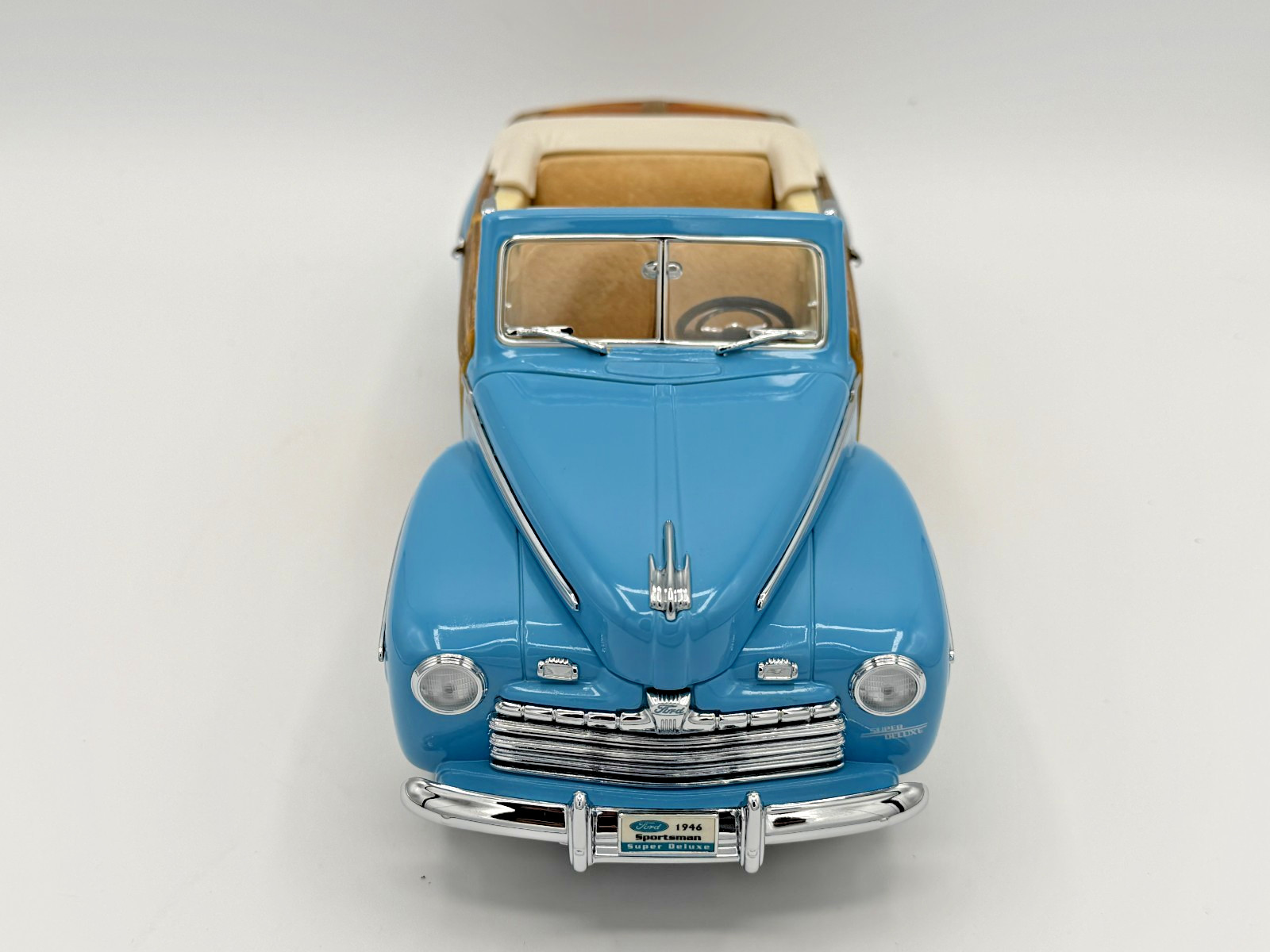 Signature Models Ford Sportsman Super Deluxe 1946 Blue Wood Panel Loose 1/18
