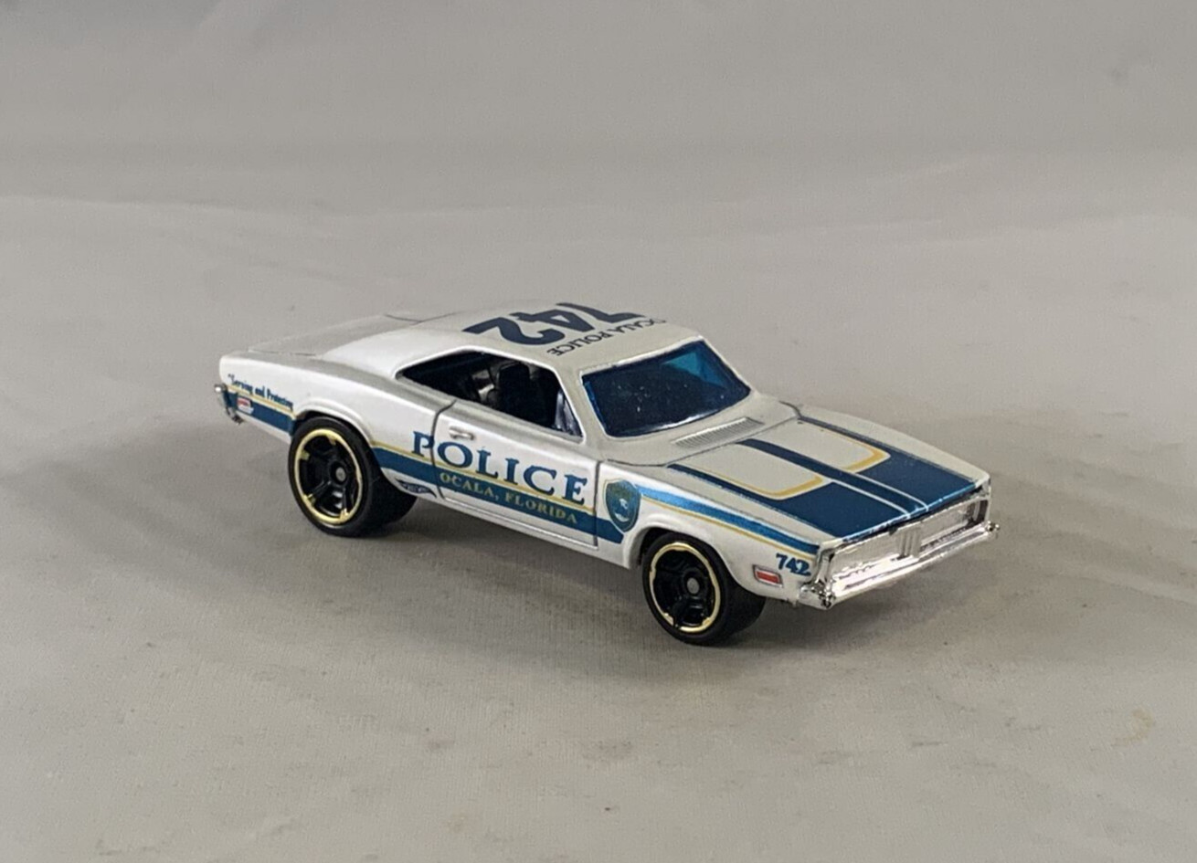 Hot Wheels 1969 Dodge Charger 2011 Main Street White MC5s