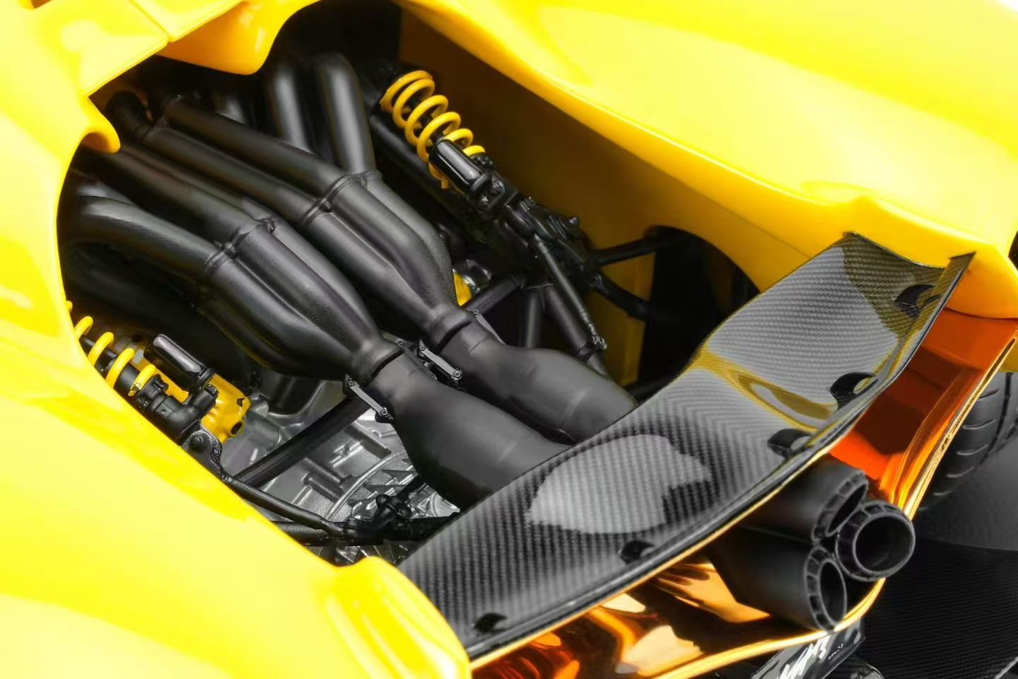 Motorhelix 1:18 Nilu 27 Hypercar Limited Edition Resin Car Model