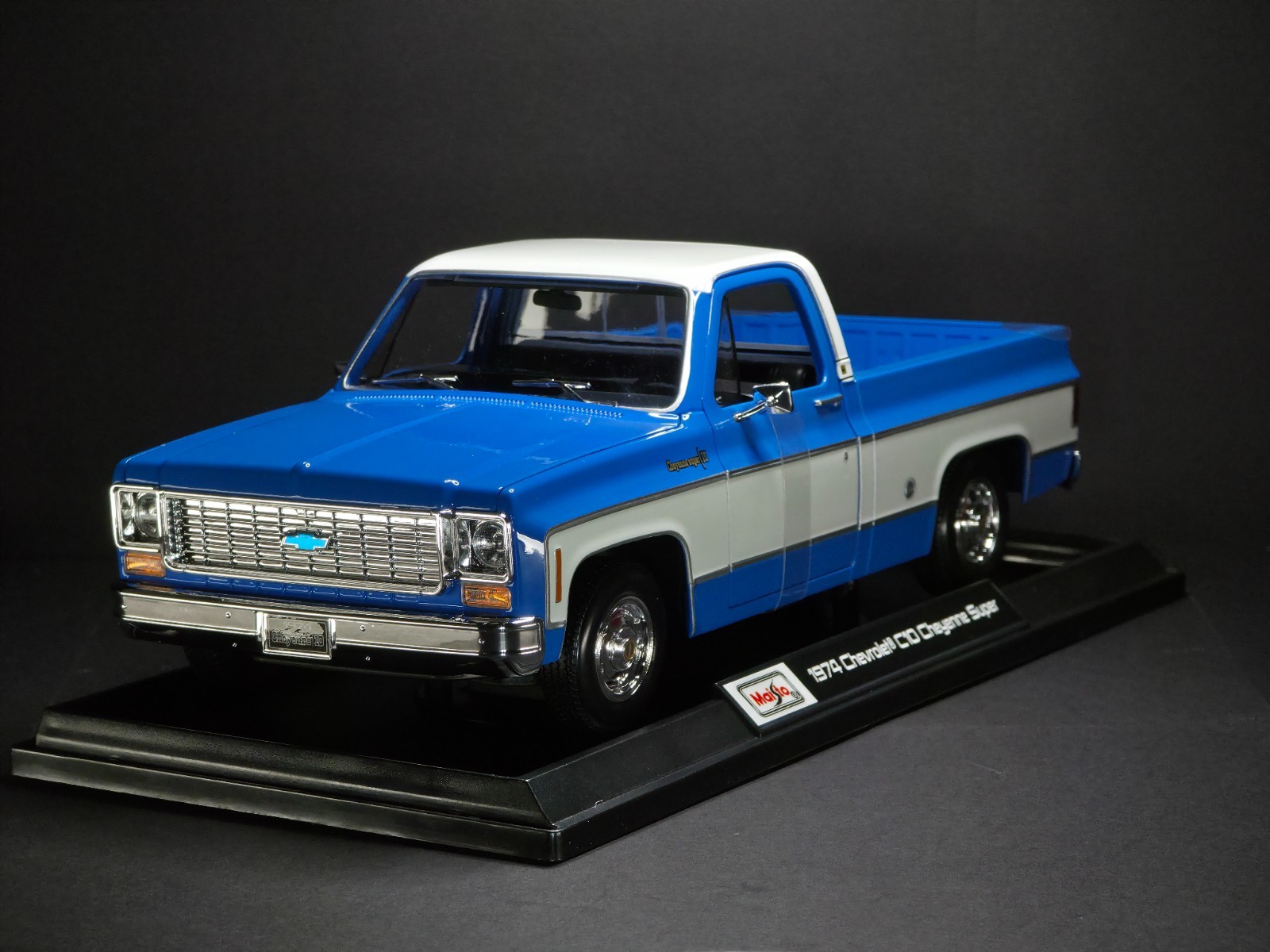 1974 Chevrolet C10 Cheyenne Super 1:18 Maisto Exclusive Style Special Edition