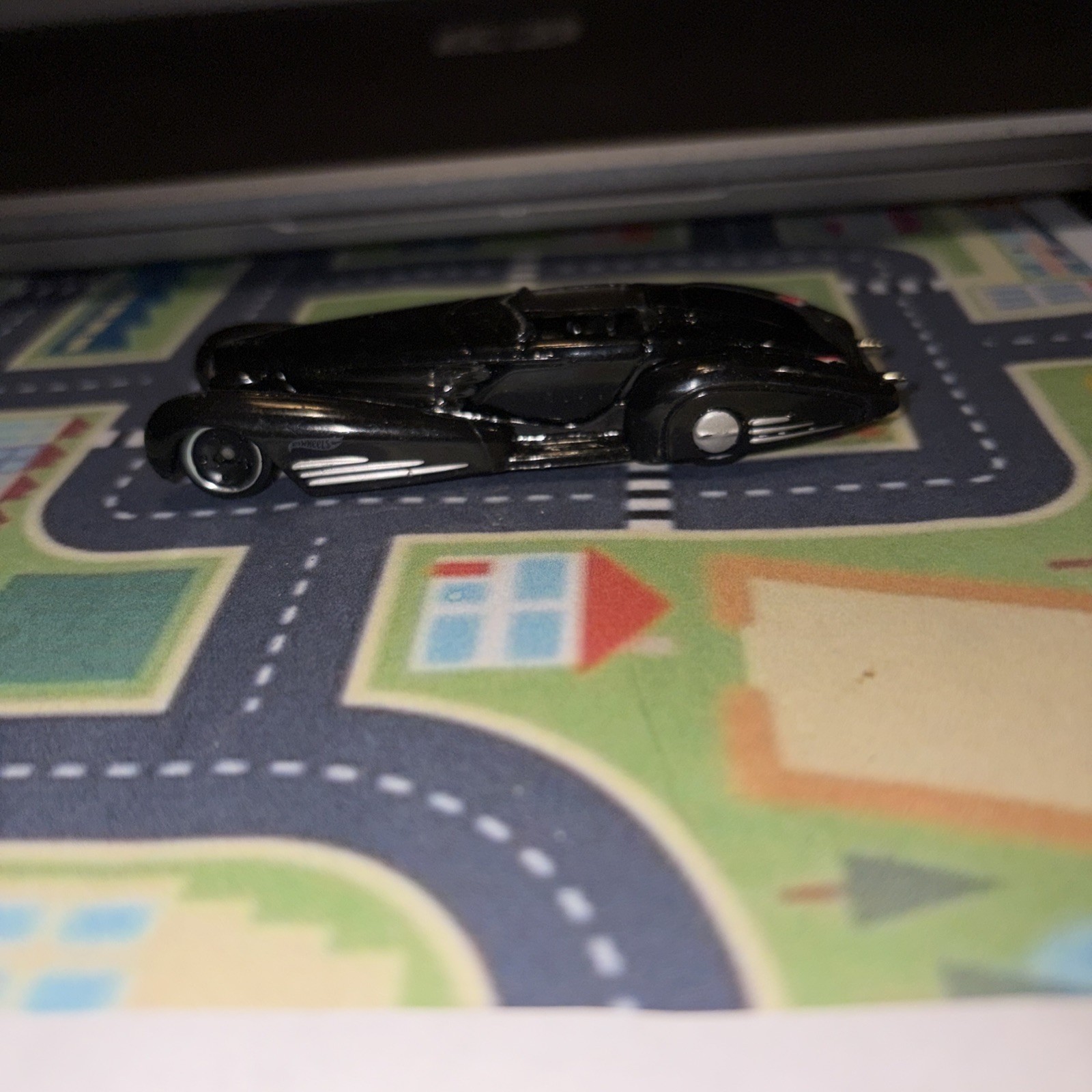 2013 Hot Wheels CUSTOM CADILLAC FLEETWOOD #185 black