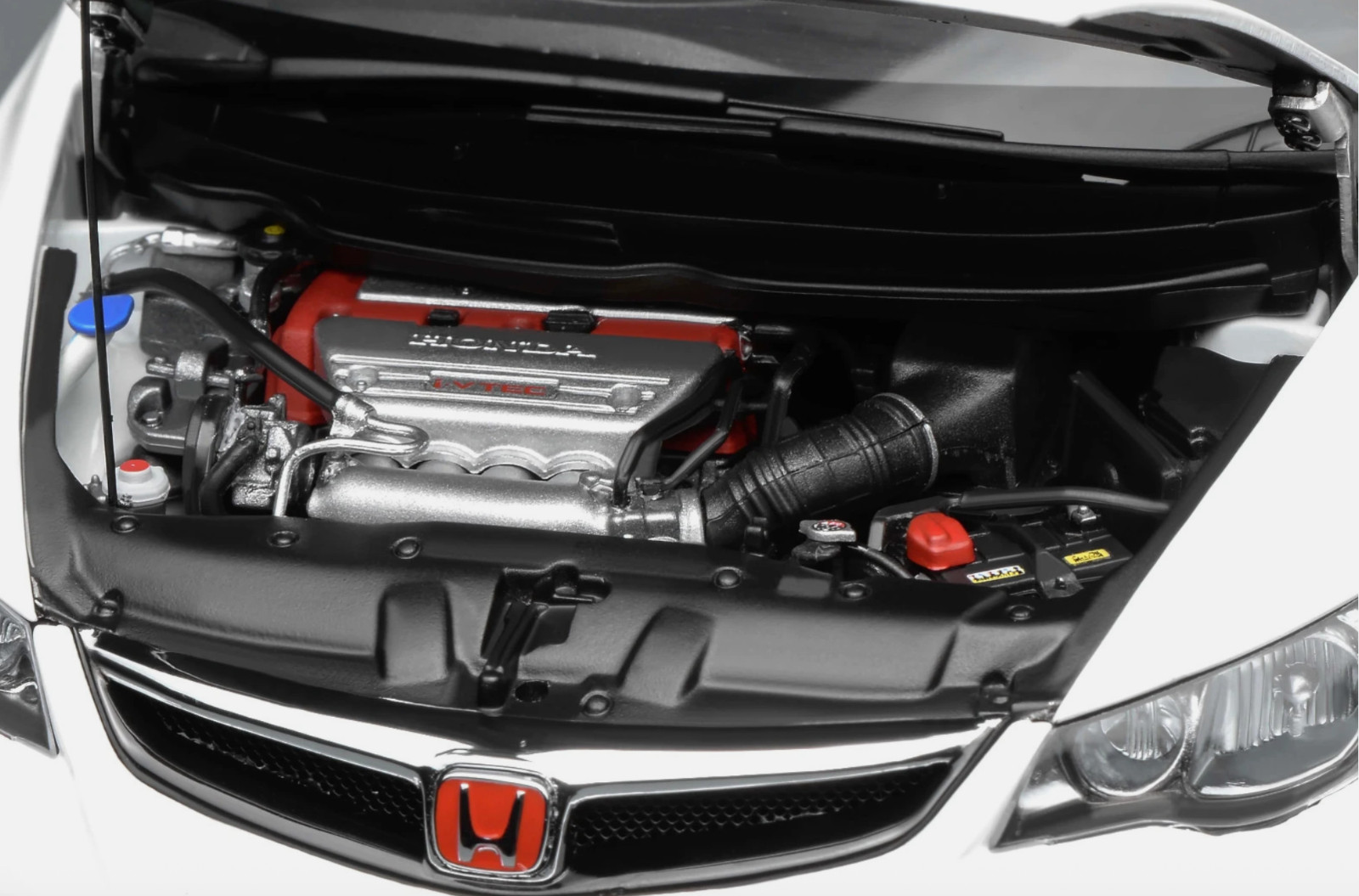 1/18 MotorHelix Honda Civic Type R ( FD2 ) RHD from 2007 champion White LAST ONE