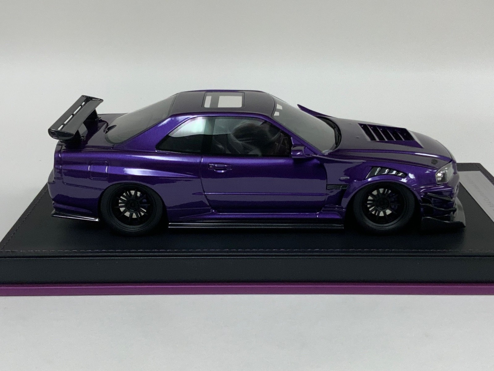 1/18 IVY Nissan R34 customized with Full Engine Purple leather base 20 pieces