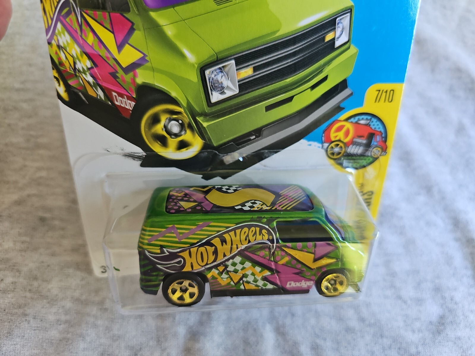 2016 Hot Wheels CUSTOM 77 DODGE VAN Green ?/250 GREAT CARD Art Cars KMART COLOR