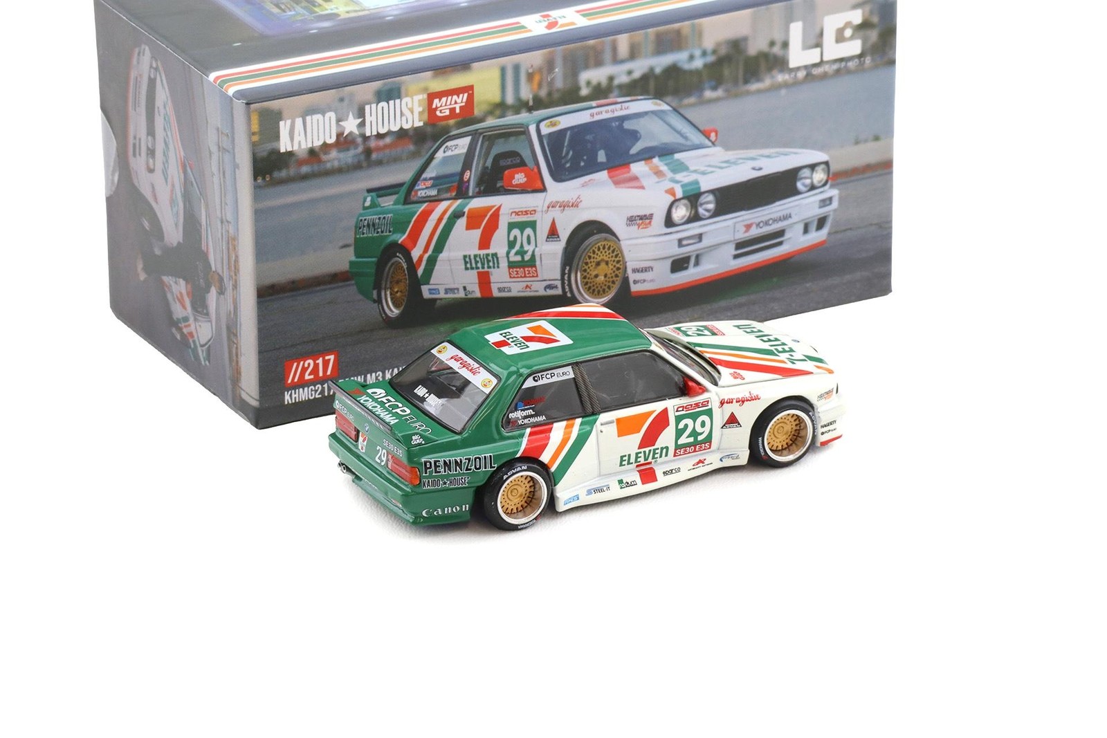 1:64 TrueScale Miniatures TSM Mini GT Kaido House BMW M3 E30