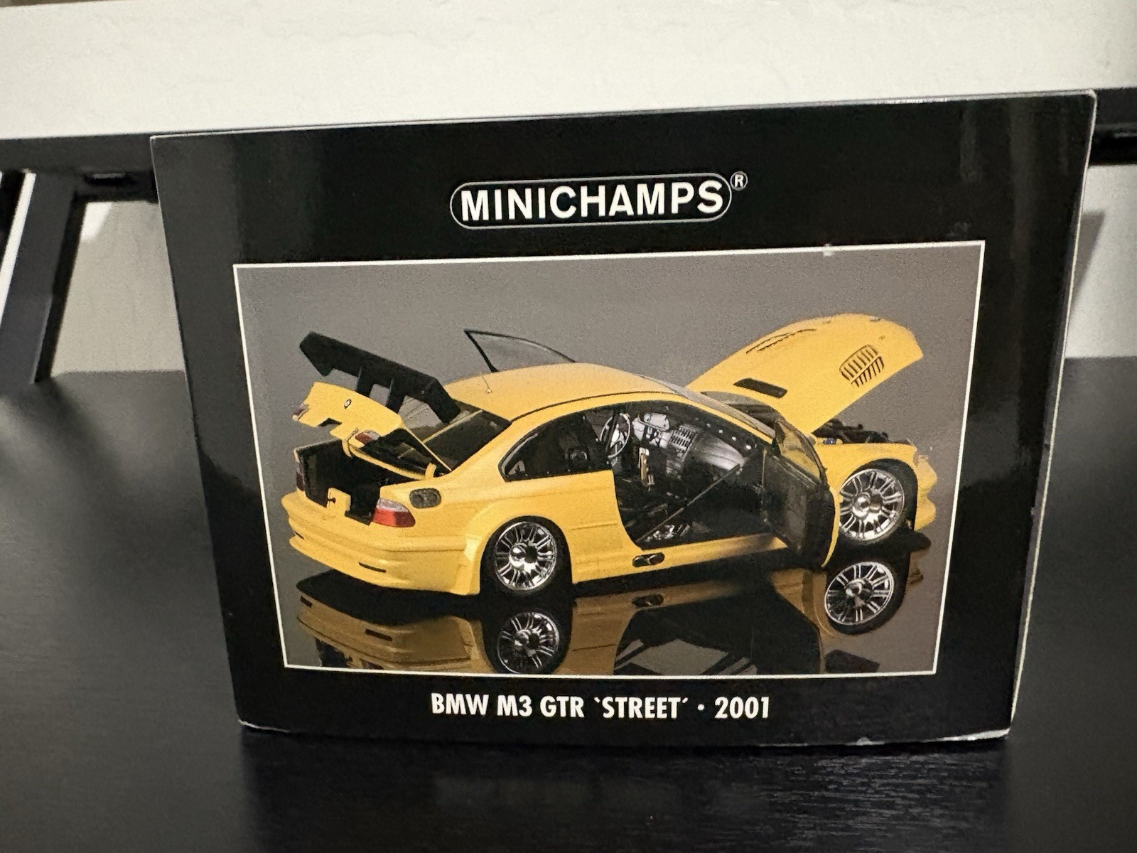 1:18 Minichamps BMW E46 M3 GTR Street 2001 – Yellow