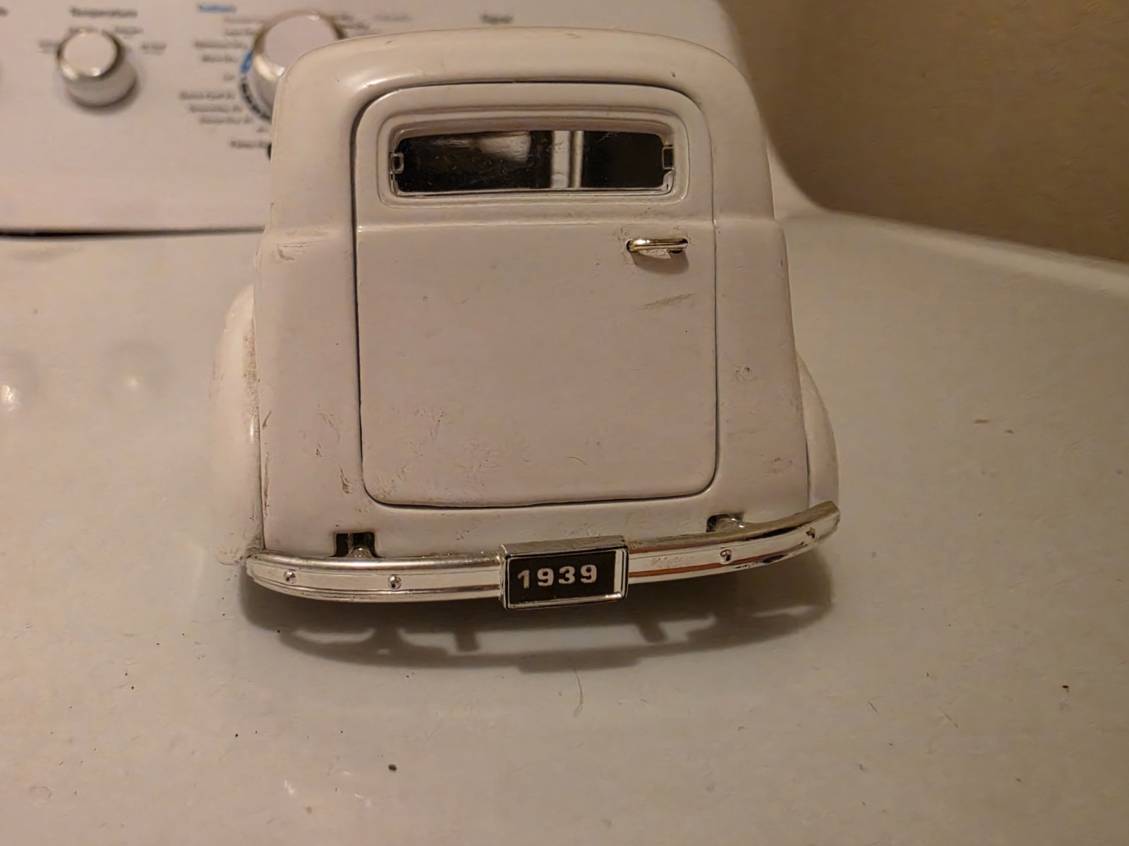 Jada 1939 Chevrolet Suburan Sedan Delivery Panel Truck Street Low Rider White…