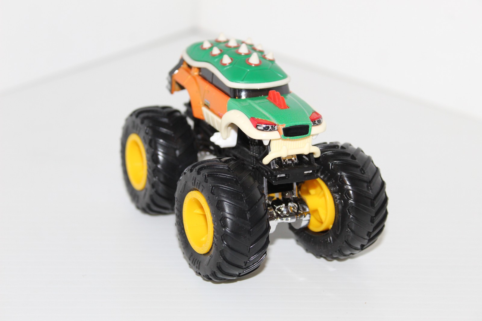 Hot Wheels Monster Trucks Live Bowser Diecast Toy Vehicle Super Mario Bros.