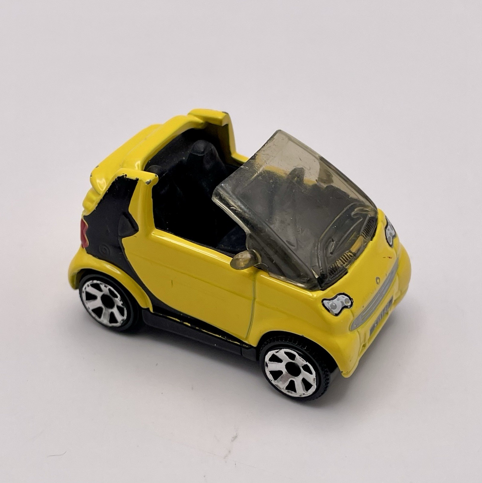 Matchbox Smart ForTwo Coupe 1:52 + Delivery Truck 1:90 – Diecast Vehicle Lot