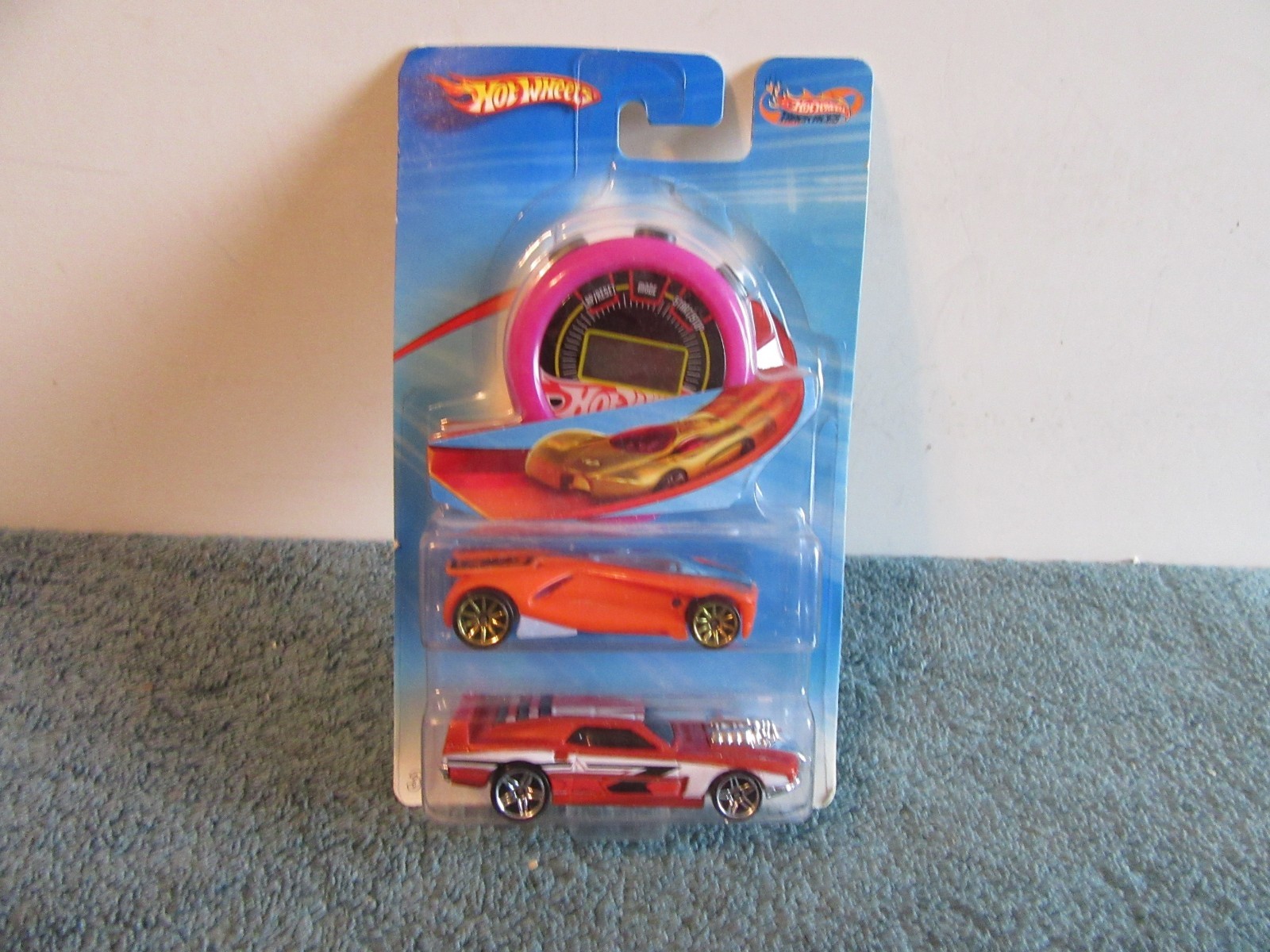 Hot Wheels track aces 2 car stop watch rivited New package 2006