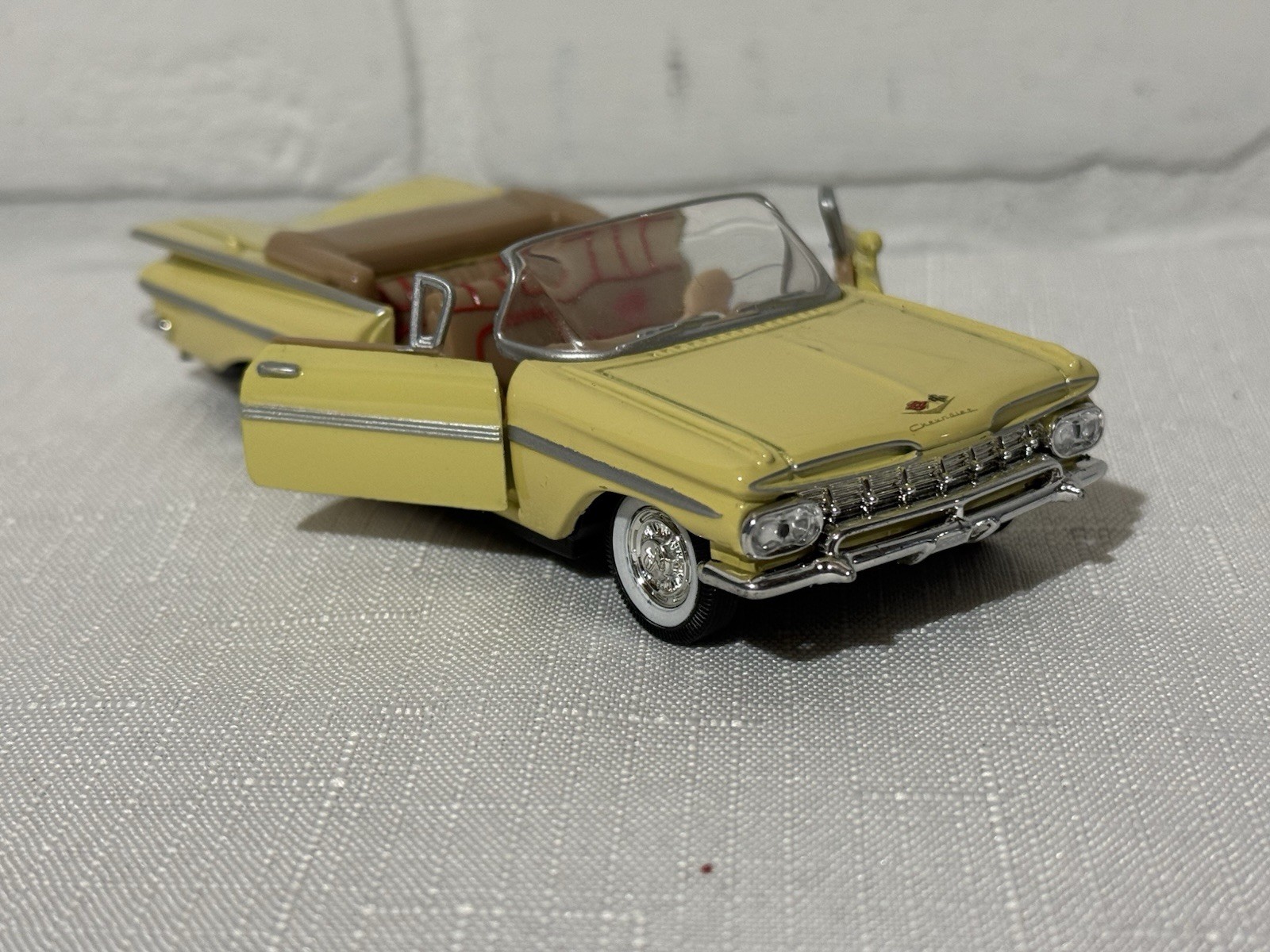 Lot of 8 Mixed 1/43 Convertible’s GTO Olds Cobra Impala Ford Cadillac Married