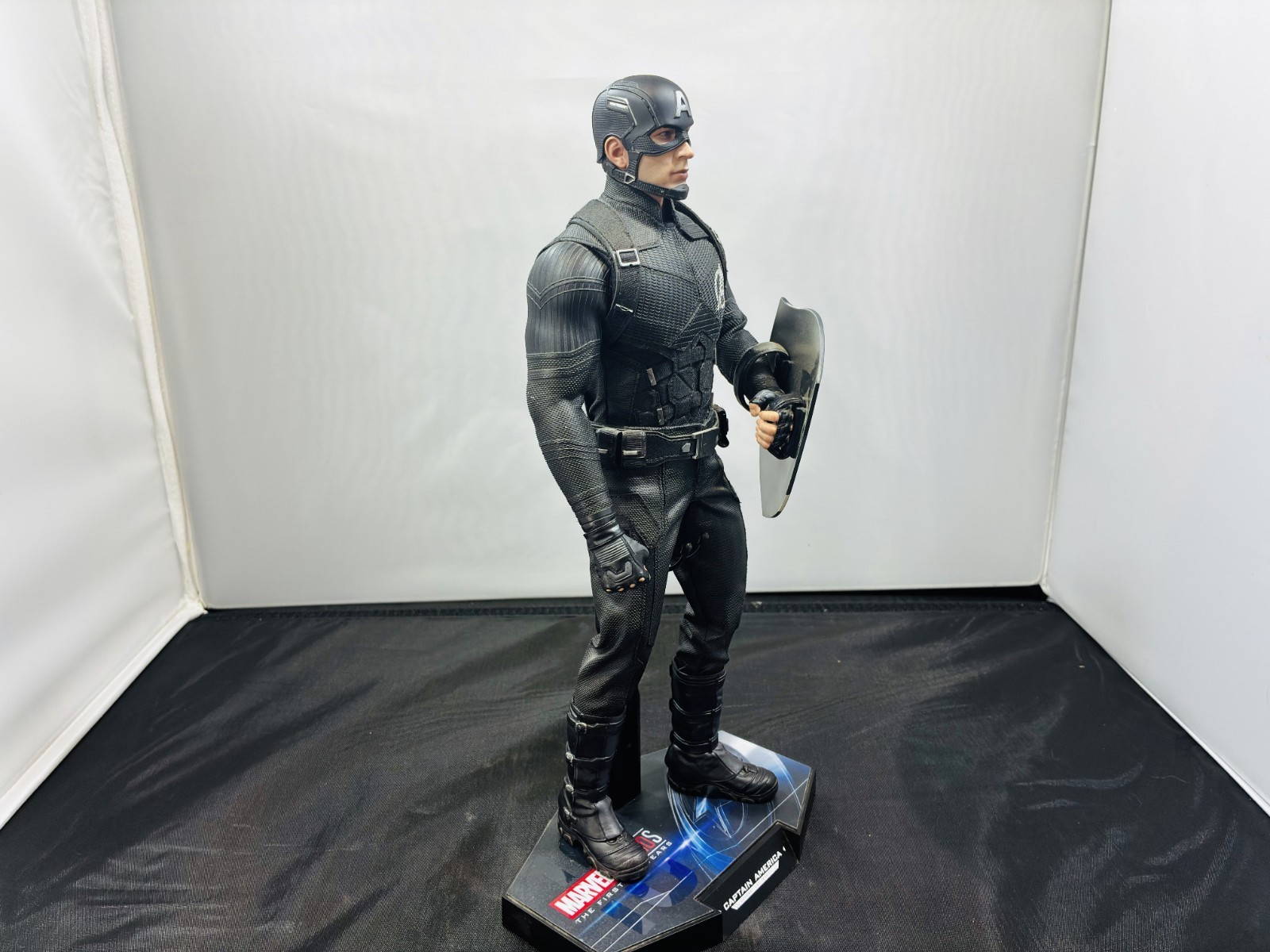 Hot Toys 1/6 mms488 Captain America Concept Art Version Marvel Open Box